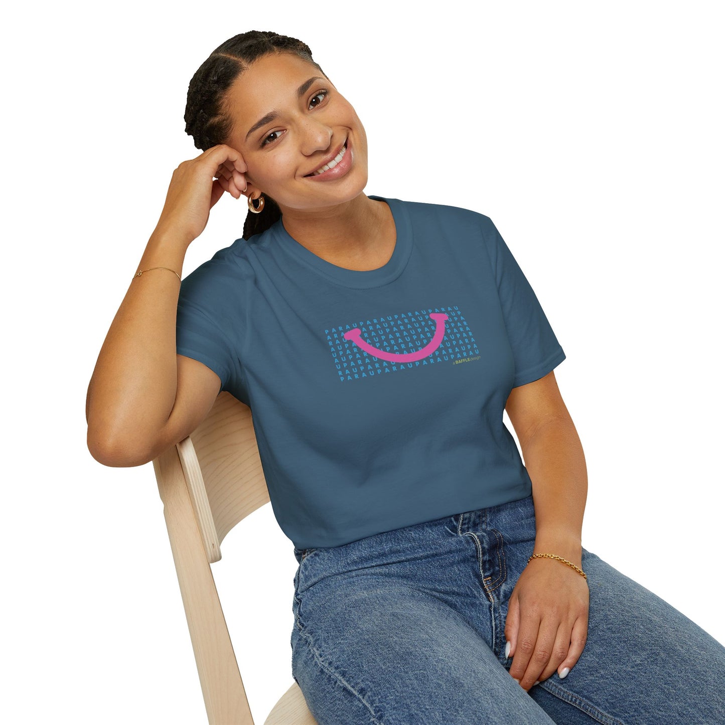 NEW - PARAU SMILE PINK - Gildan 64000 Graphic Tee