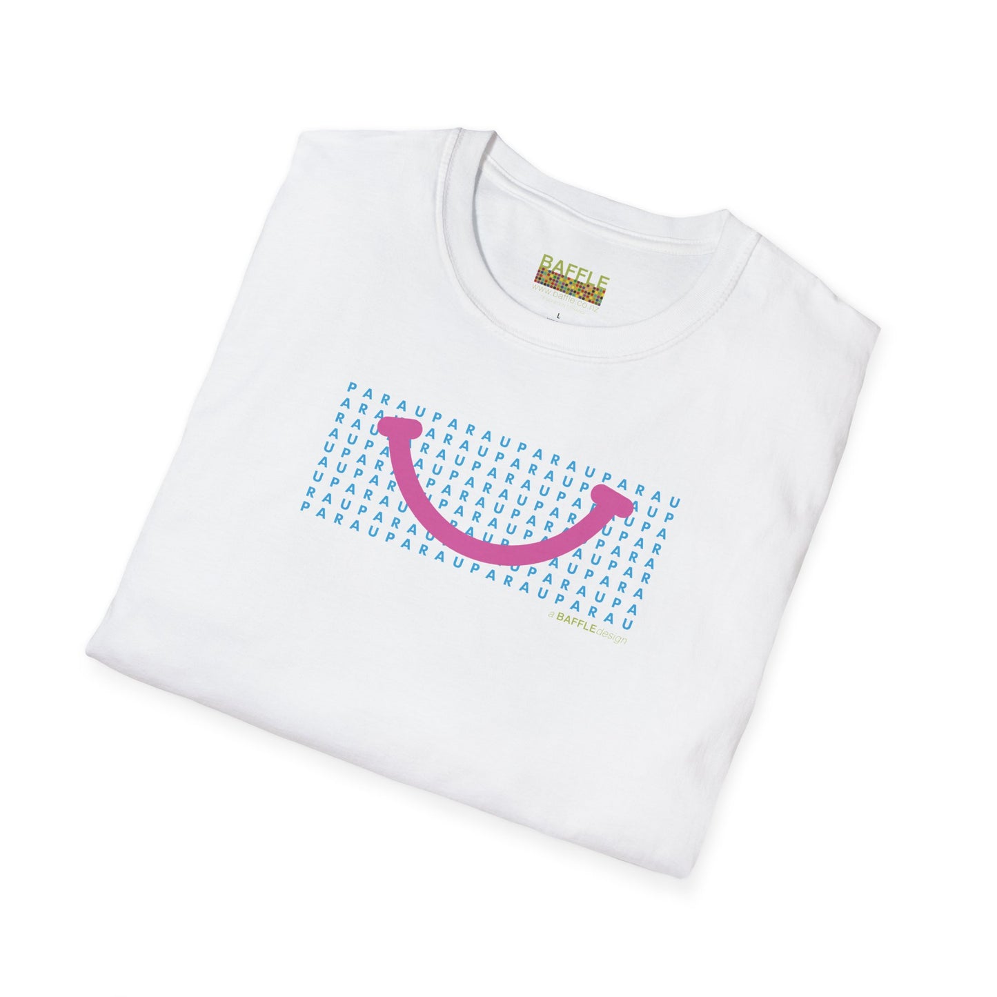 NEW - PARAU SMILE PINK - Gildan 64000 Graphic Tee