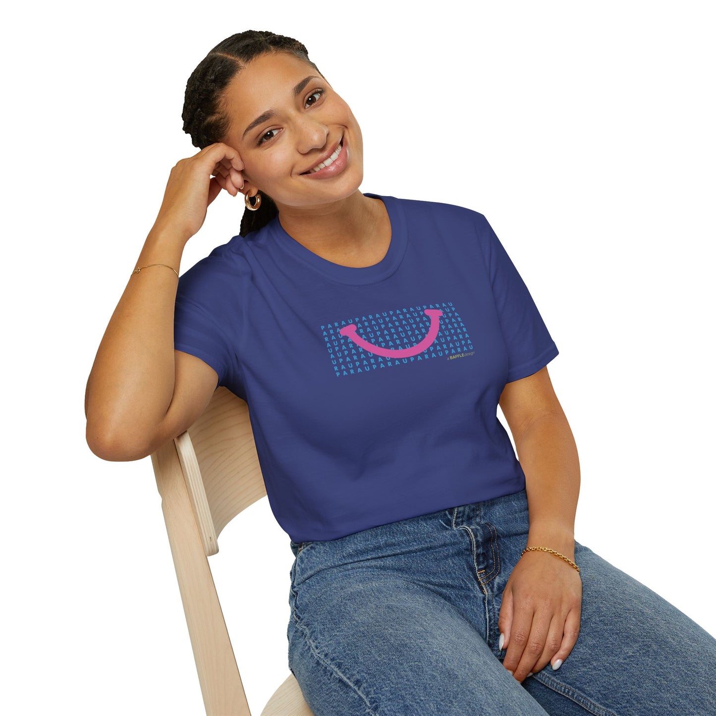 NEW - PARAU SMILE PINK - Gildan 64000 Graphic Tee