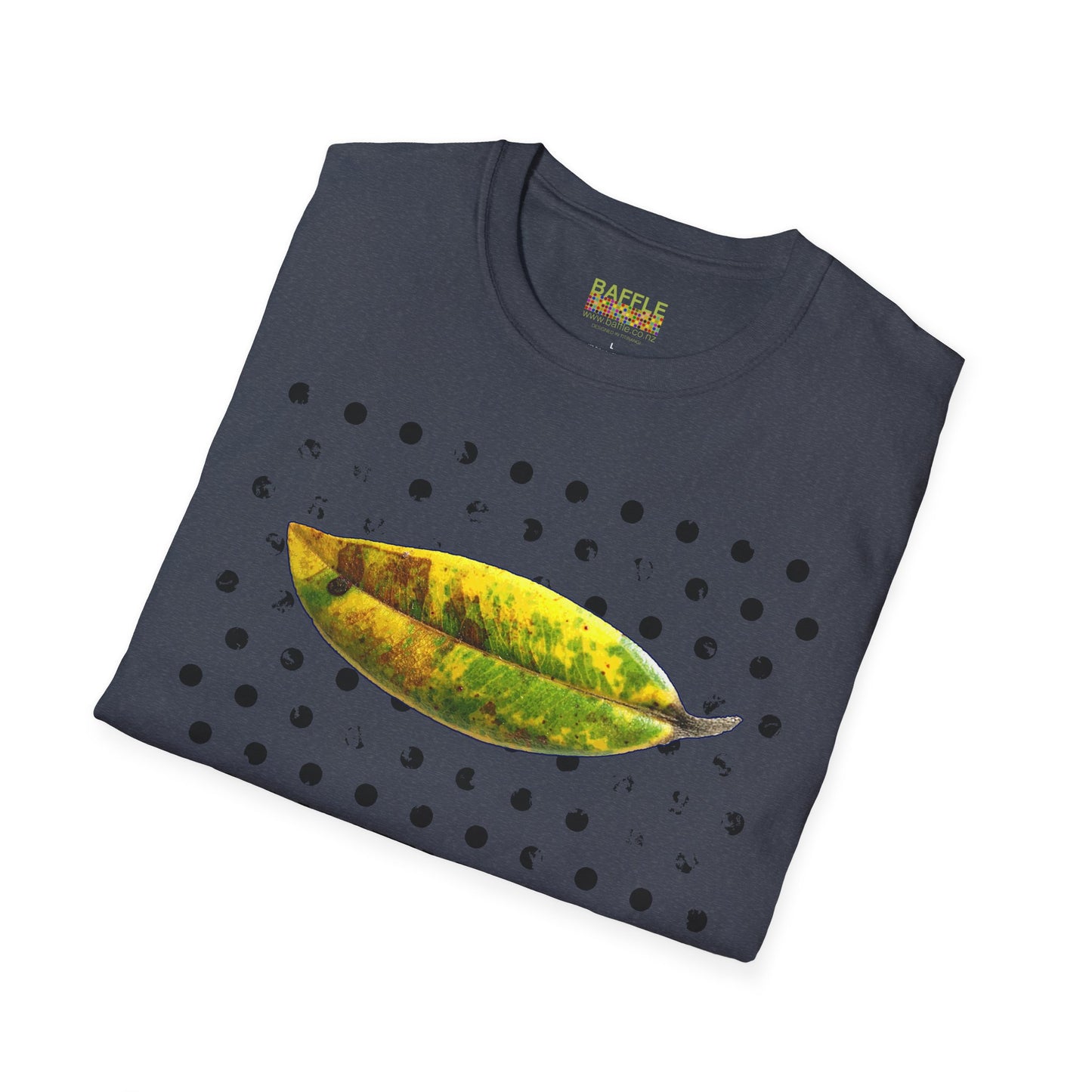 NEW - POHUTUKAWA LARGE LEAF - Gildan 64000 Graphic Tee