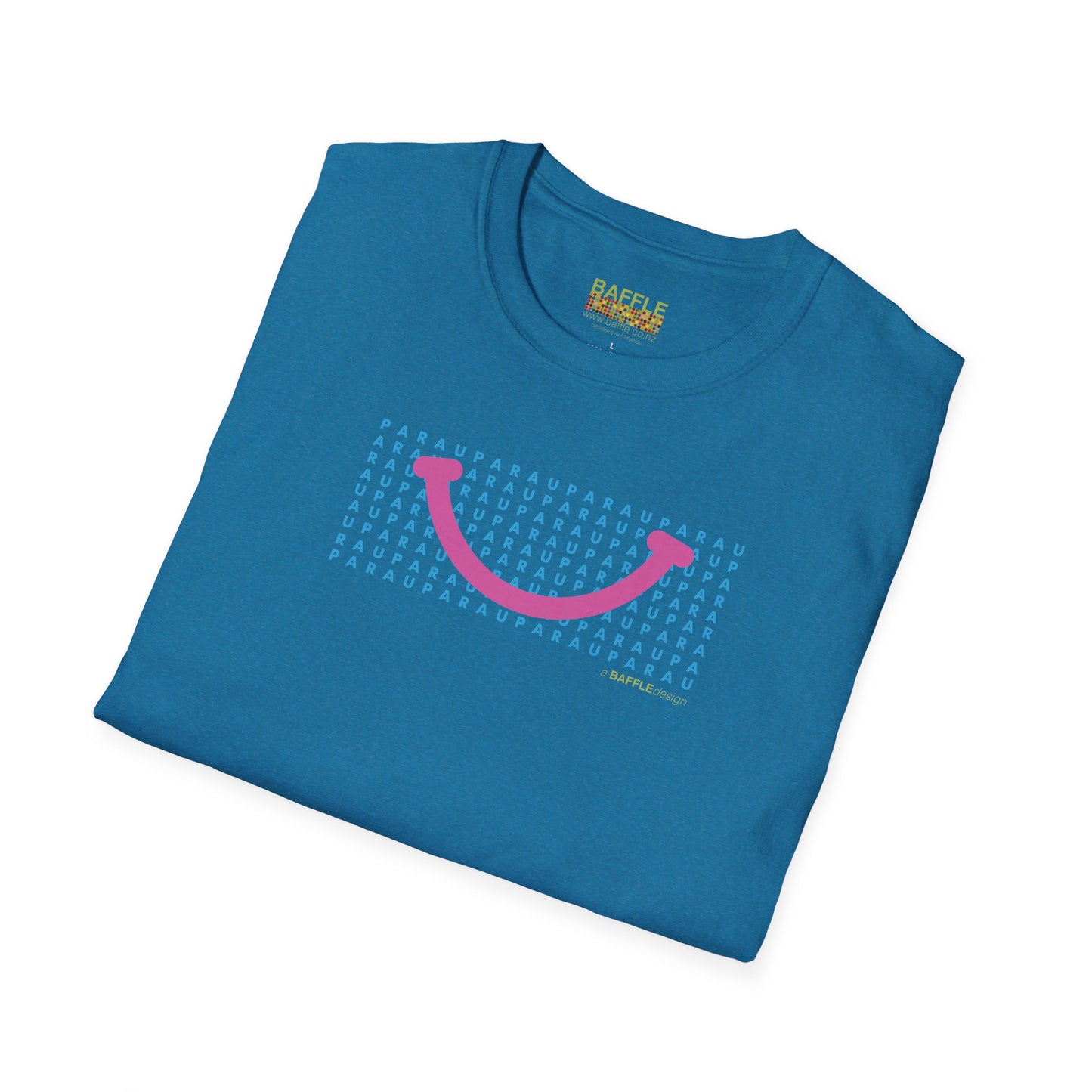 NEW - PARAU SMILE PINK - Gildan 64000 Graphic Tee