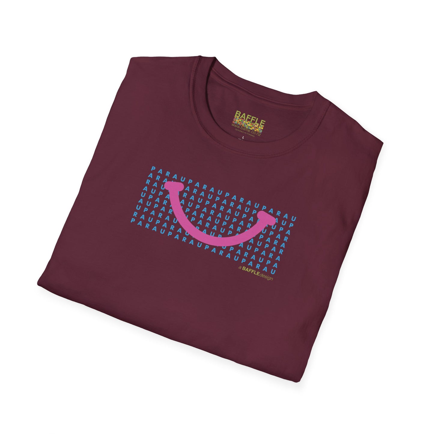NEW - PARAU SMILE PINK - Gildan 64000 Graphic Tee