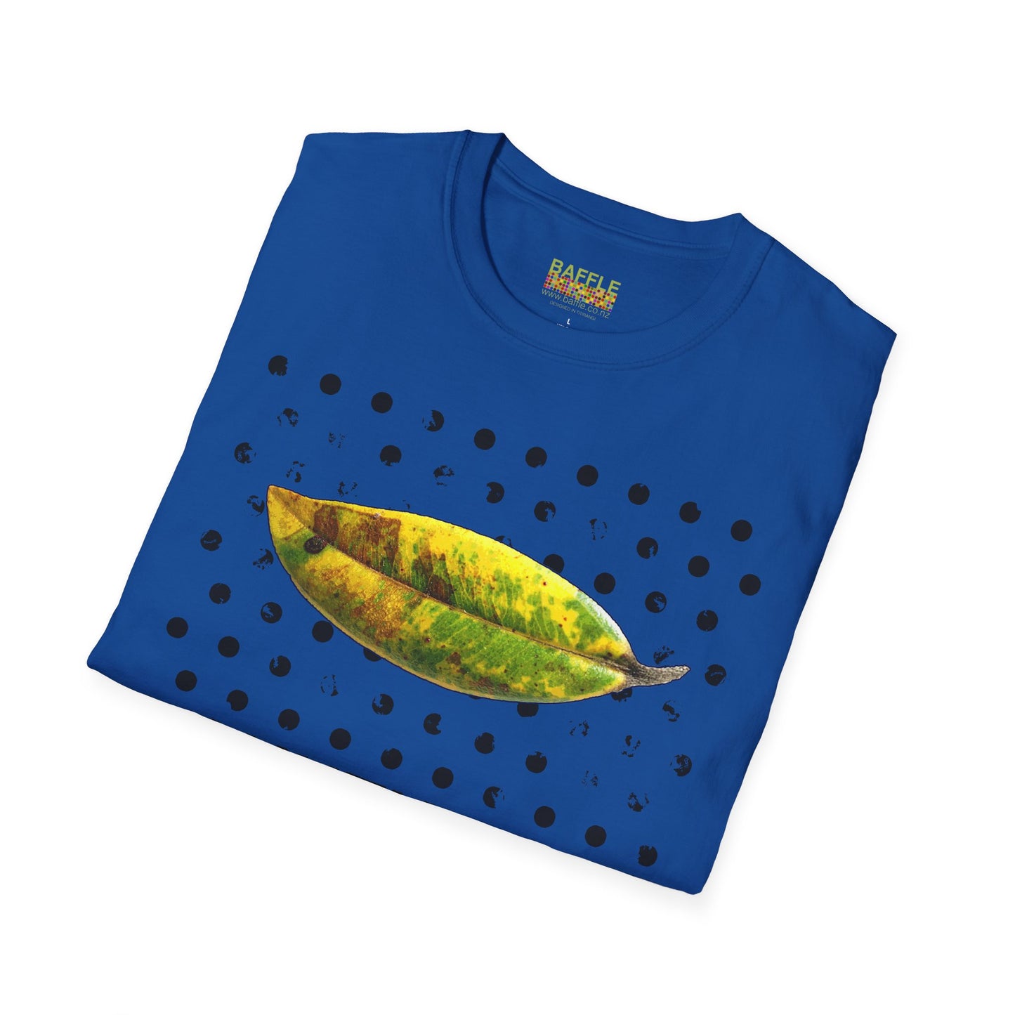 NEW - POHUTUKAWA LARGE LEAF - Gildan 64000 Graphic Tee