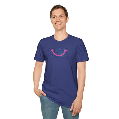 NEW - PARAU SMILE PINK - Gildan 64000 Graphic Tee