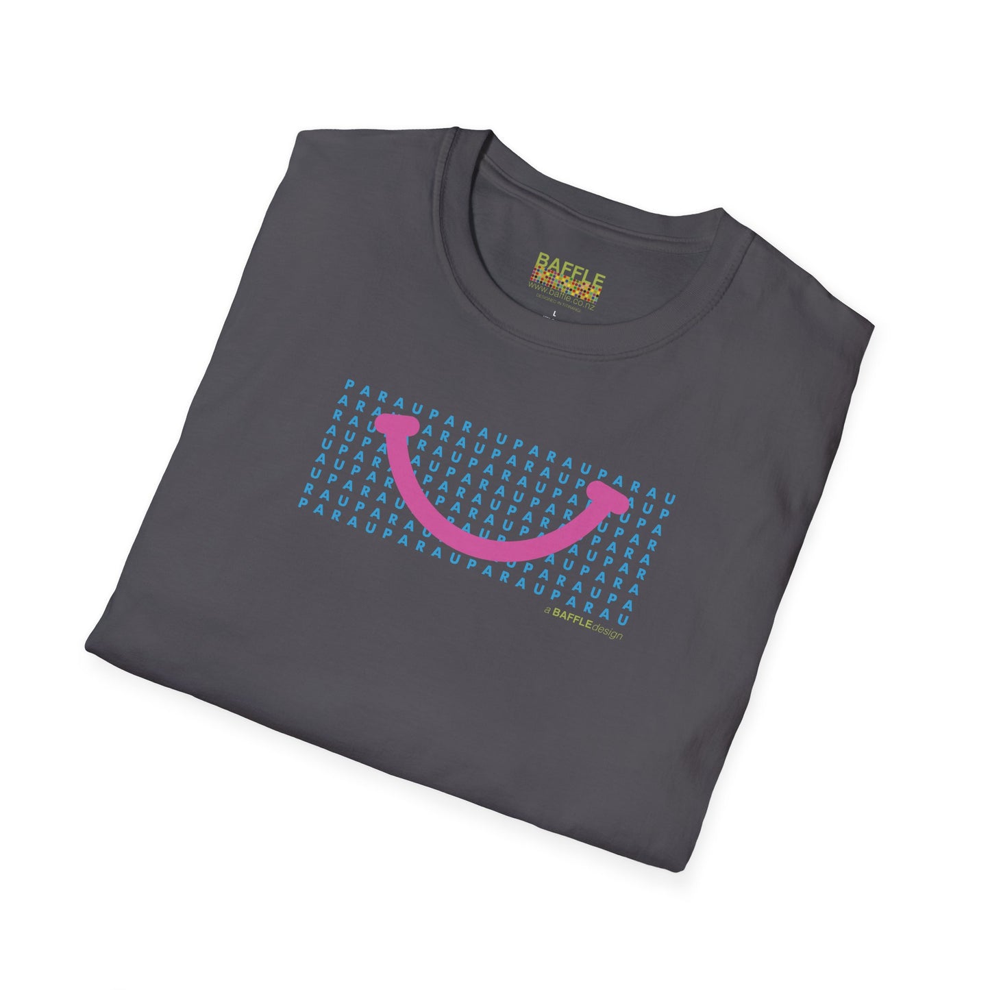 NEW - PARAU SMILE PINK - Gildan 64000 Graphic Tee
