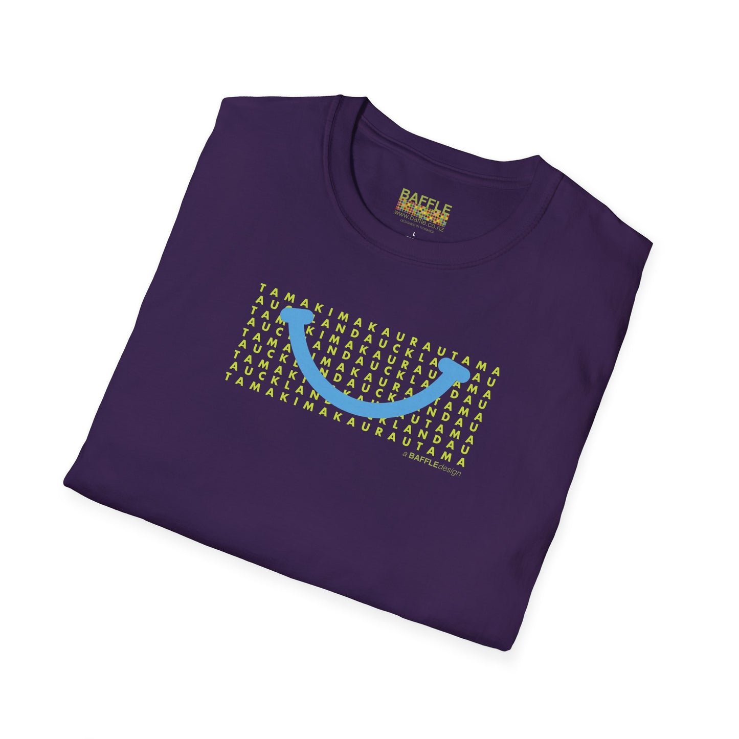 NEW - TAMAKI MAKAURAU / AUCKLAND SMILE LIGHT BLUE - Gildan 64000 Graphic Tee